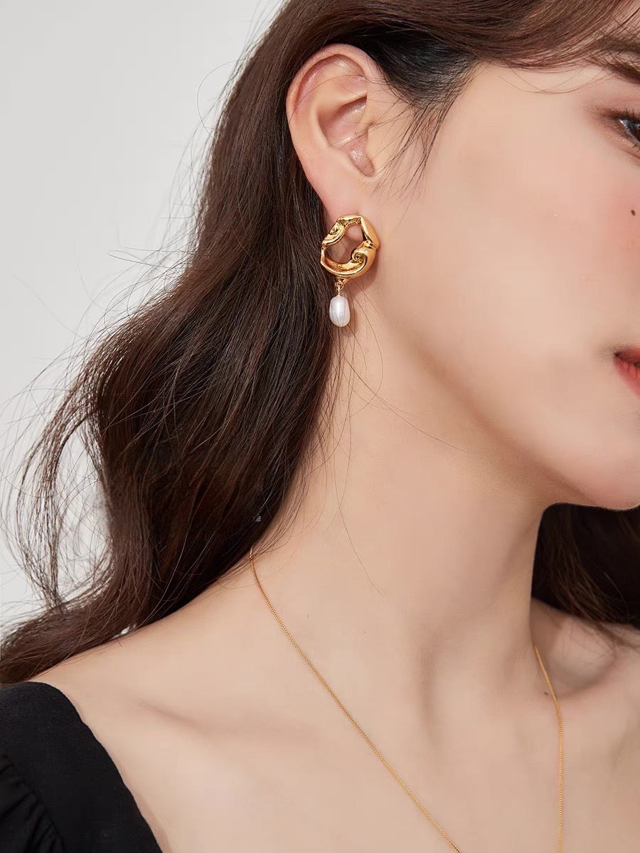 Baroque Pearl Golden Earrings