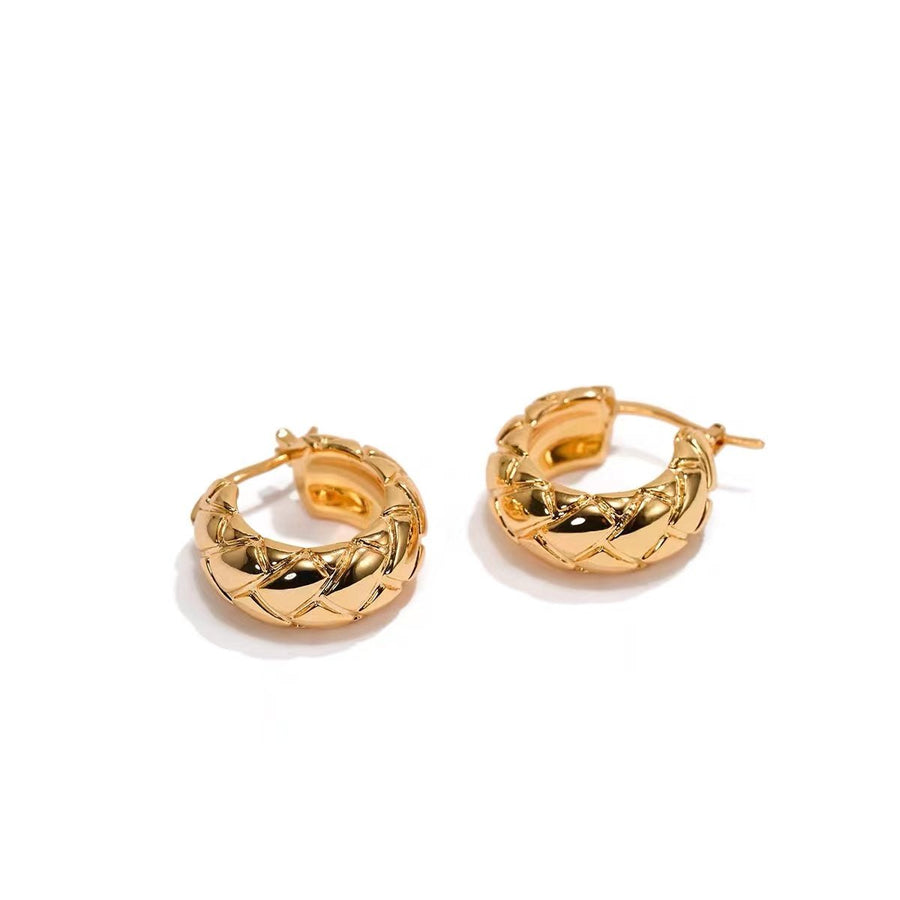 Croissant Hoops Earring in Gold.