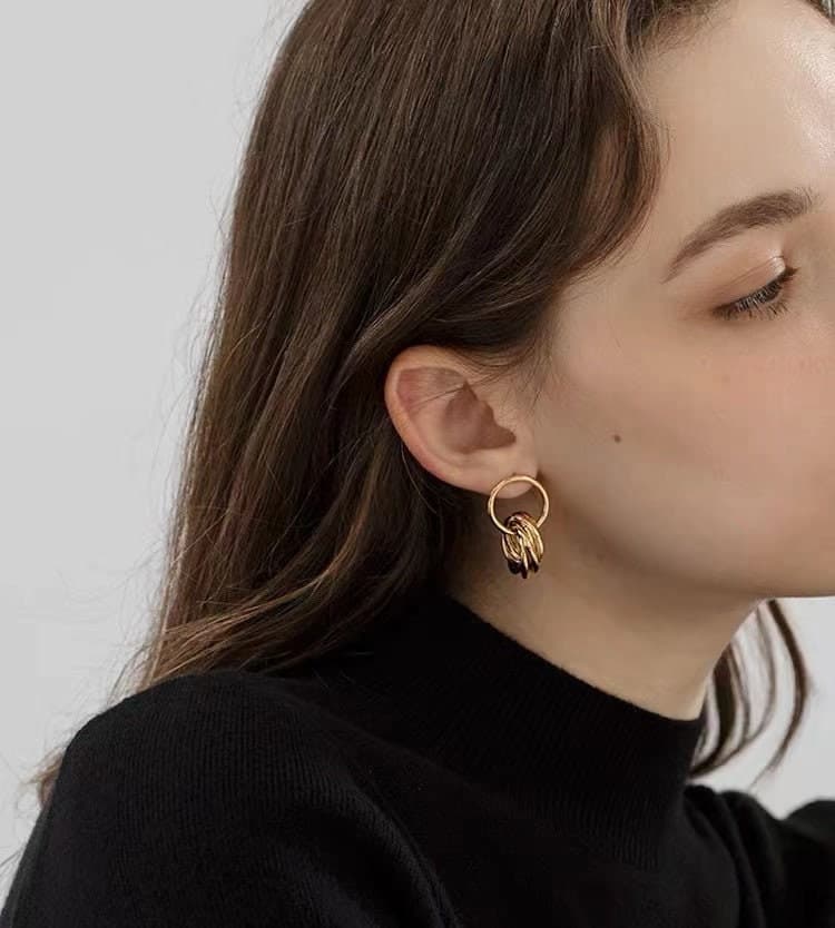 Minimalist Hoop Earrings.