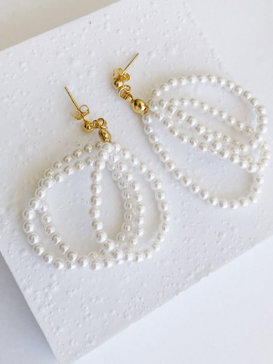 Modern Pearl Dangle Earrings.